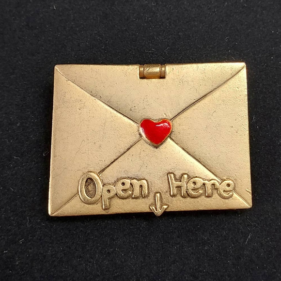 Vintage AJC Signed Mother's Day Mail Brooch Gold Tone - Picture 9 of 13